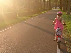 Benefícios dos exercícios na bicicleta para crianças