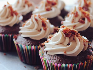 É possível emagrecer sem deixar de comer as coisas boas (chocolate, sorvete, arroz, churrasco, etc.)? É possível emagrecer sem deixar de comer as coisas boas (chocolate, sorvete, arroz, churrasco, etc.)?