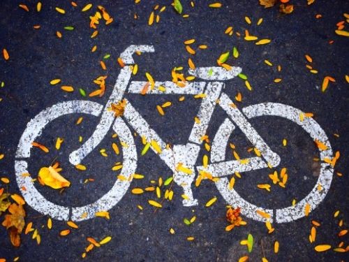 Pedalar na rua traz benefícios à saúde Pedalar na rua traz benefícios à saúde