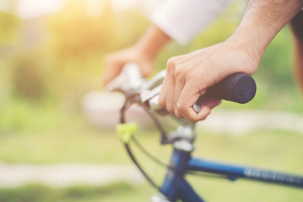Pedalar previne a artrose