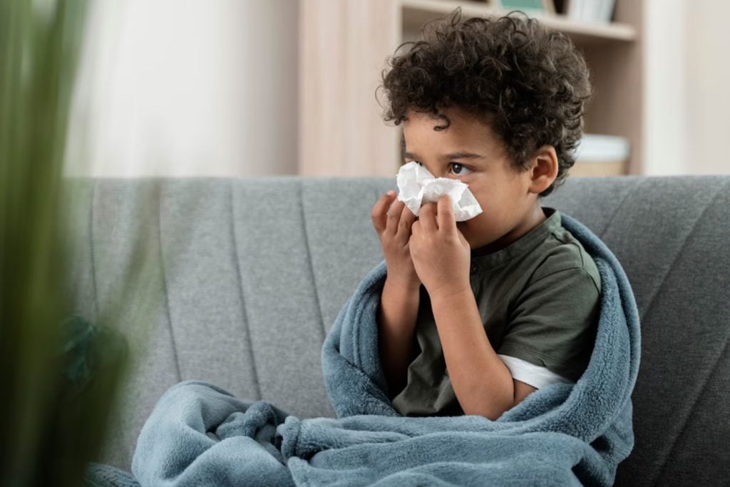 Criança espirrando? Pode ser rinite!